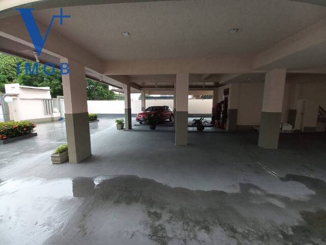 Duas vagas de garagem